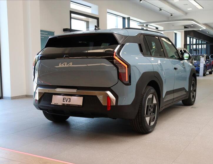 KIA EV3 5
