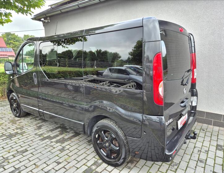 Opel Vivaro 4