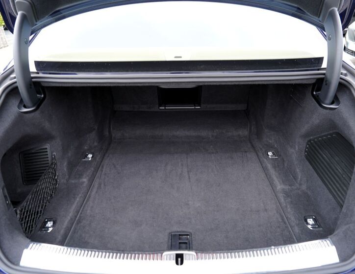 Audi A8 12