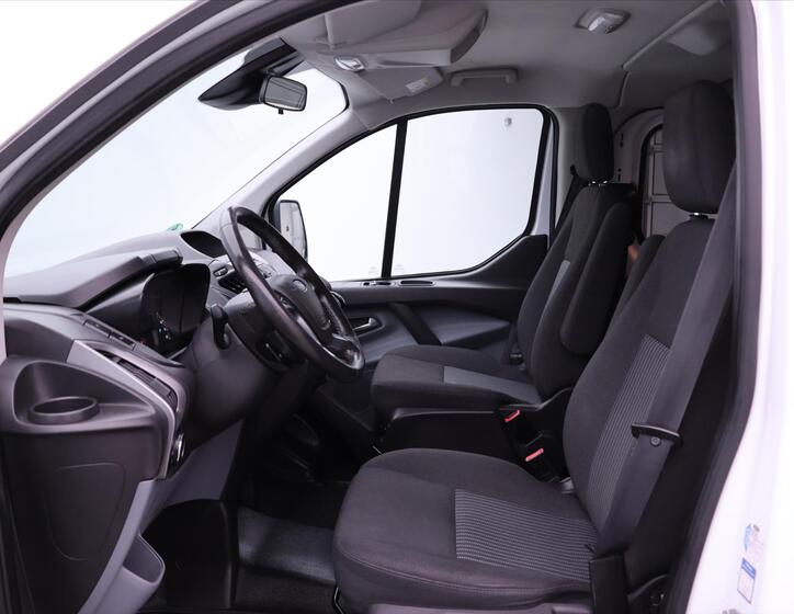 Ford Transit Custom 11