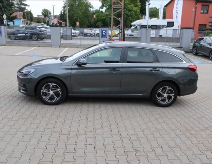 Hyundai i30 4