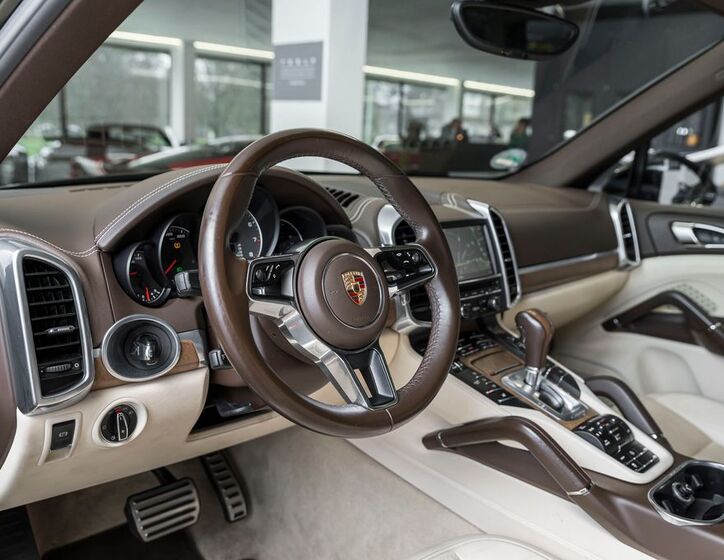 Porsche Cayenne 5