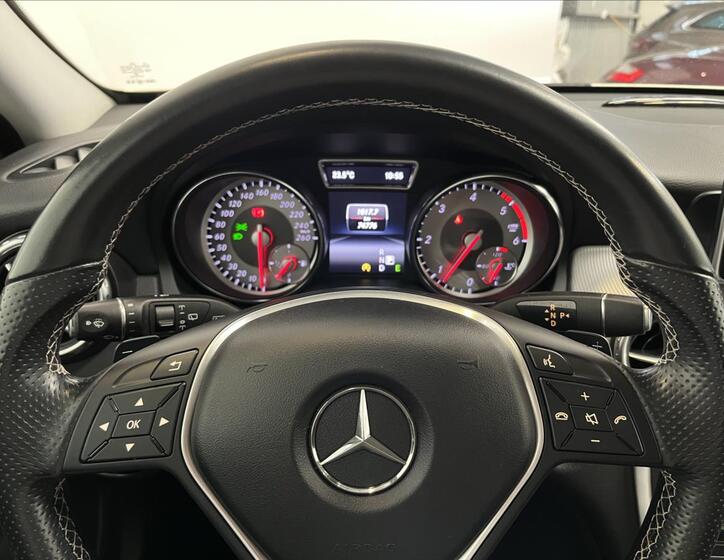 Mercedes-Benz GLA 14