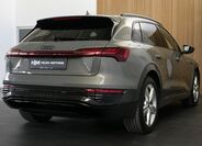 Audi Q8 5