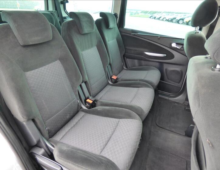Ford Galaxy 39