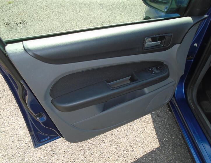 Ford Focus 10