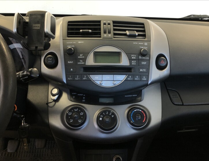 Toyota RAV4 16