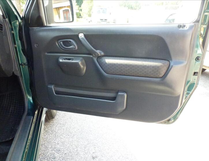 Suzuki Jimny 21