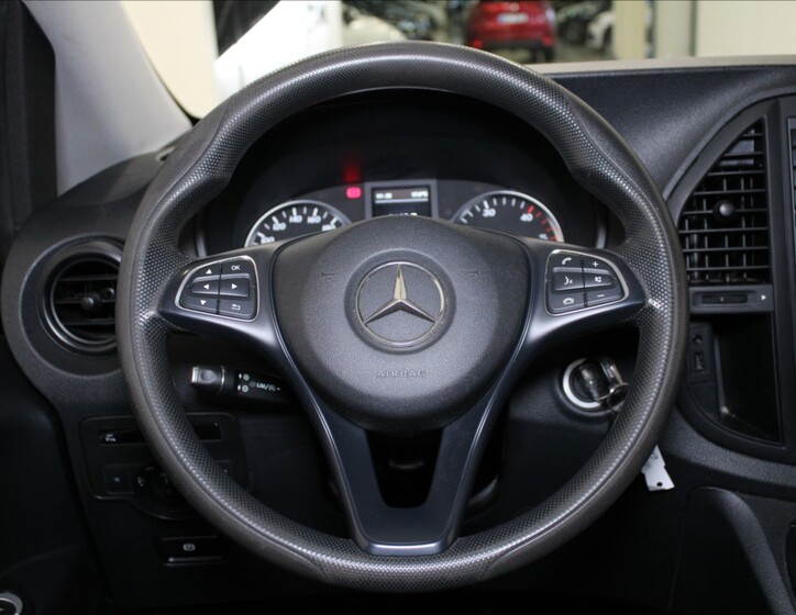 Mercedes-Benz Vito 10