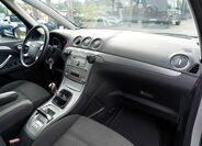 Ford Galaxy 26