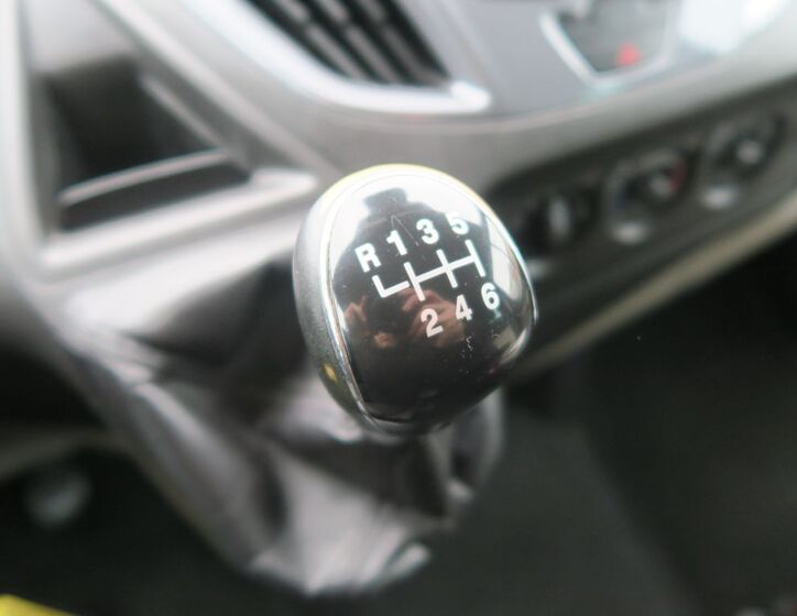 Ford Tourneo Custom 21