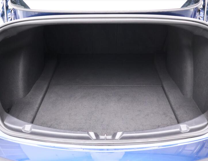 Tesla Model 3 10