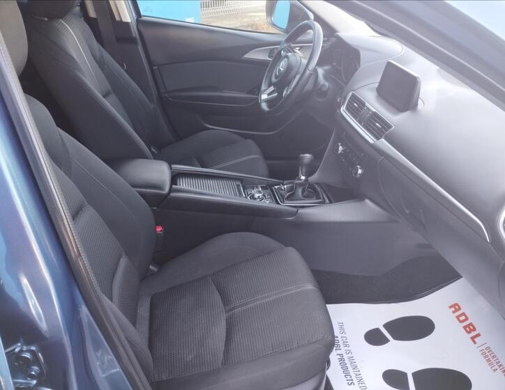 Mazda 3 8