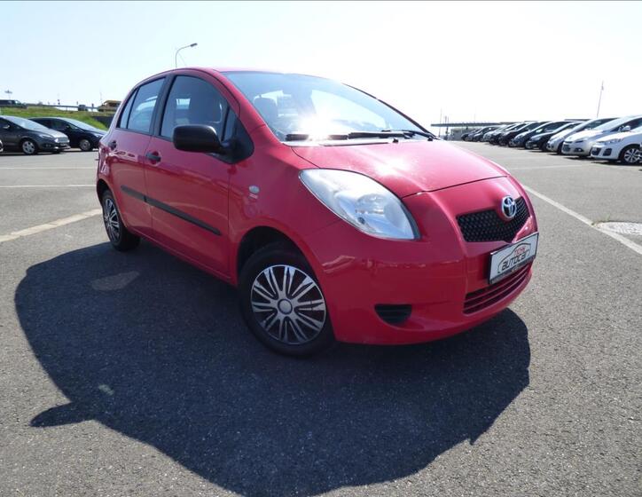 Toyota Yaris 1