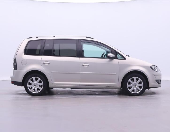 Volkswagen Touran 8