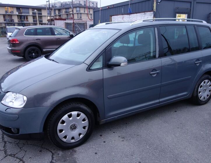 Volkswagen Touran 2