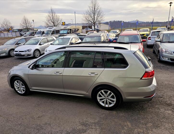 Volkswagen Golf 9