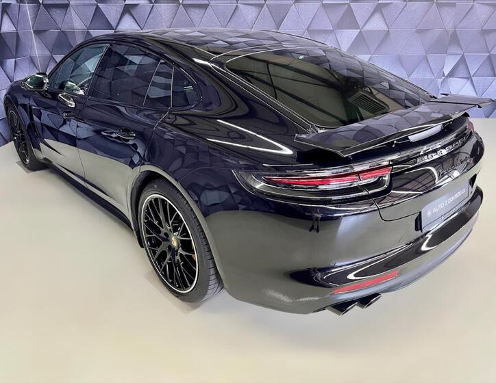 Porsche Panamera 5