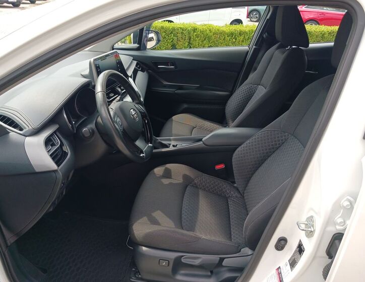 Toyota C-HR 9