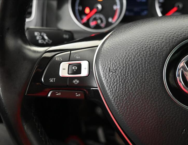 Volkswagen Golf 17