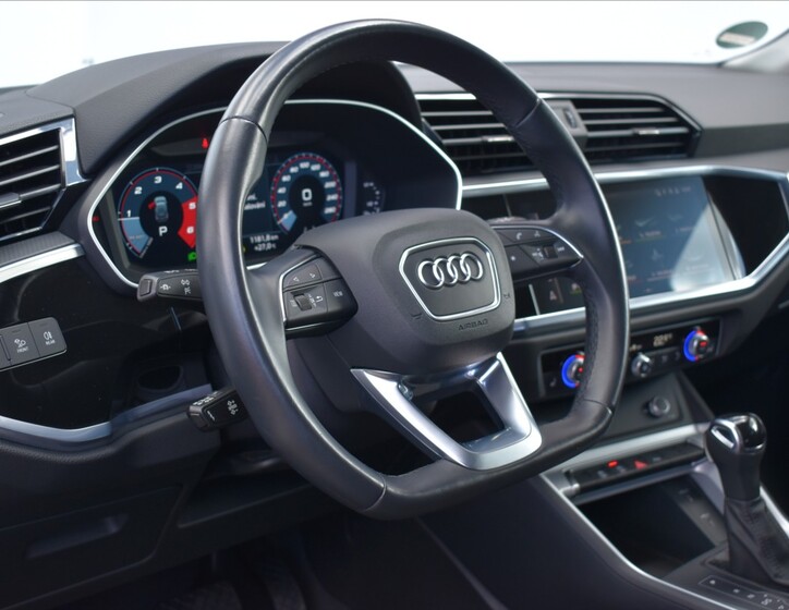 Audi Q3 21