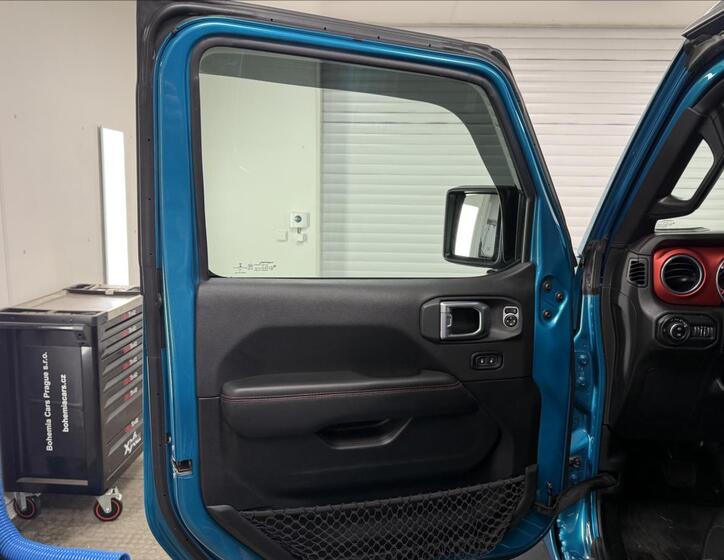Jeep Wrangler 25