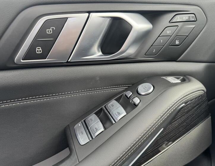 BMW X7 14