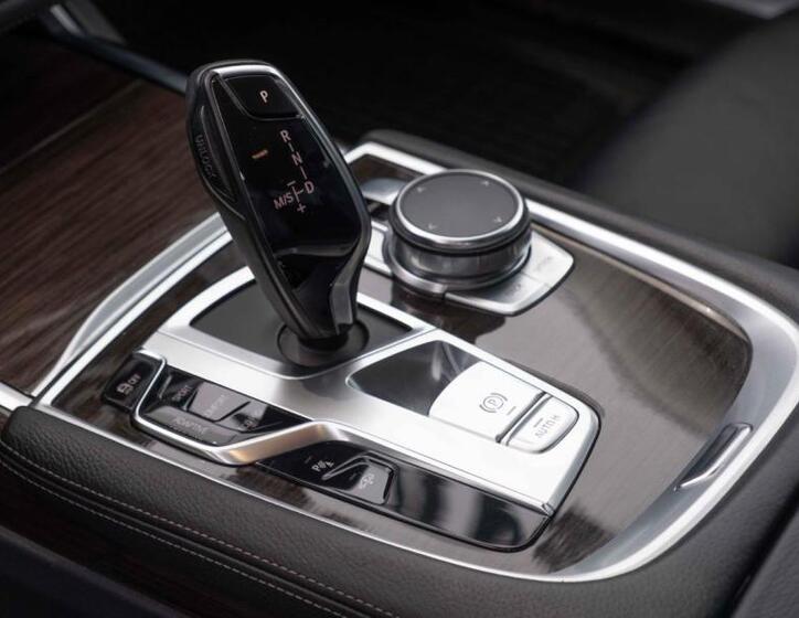 BMW Řada 7 16