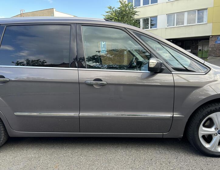 Ford Galaxy 15