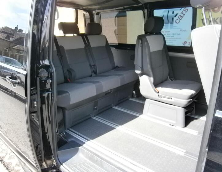 Volkswagen Multivan 8