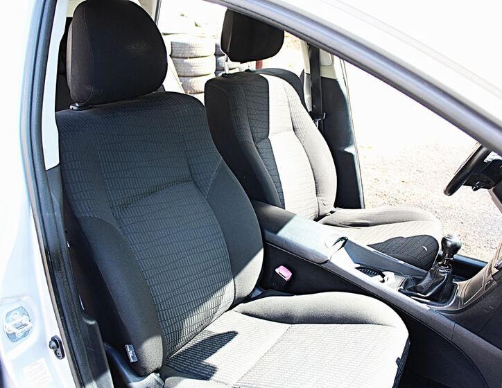 Toyota Avensis 16