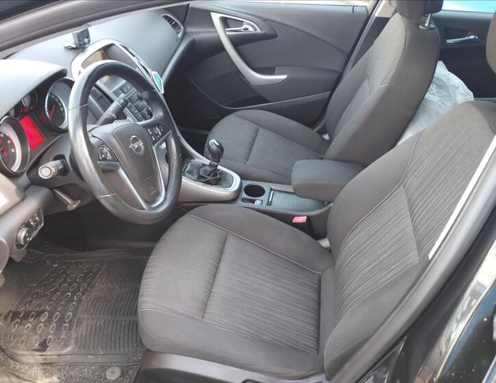 Opel Astra 8