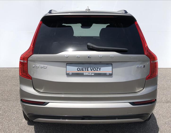 Volvo XC90 8