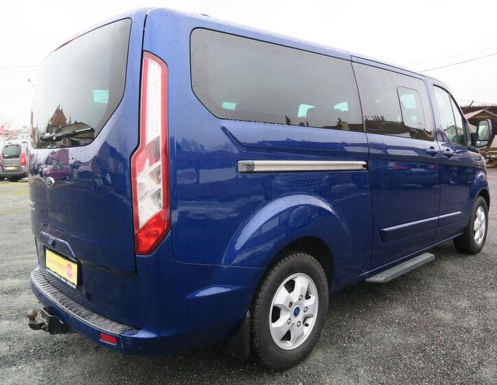 Ford Tourneo Custom 6