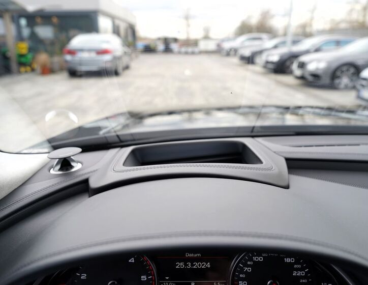 Audi A8 46