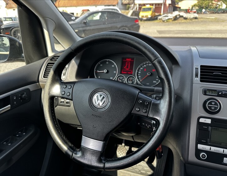 Volkswagen Touran 17