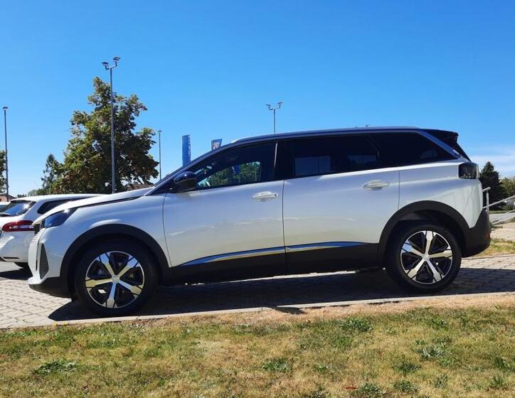 Peugeot 5008 4