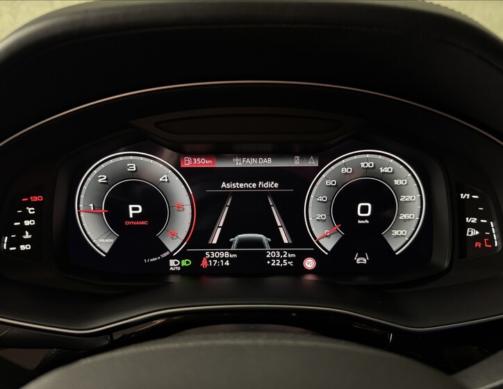 Audi Q8 28