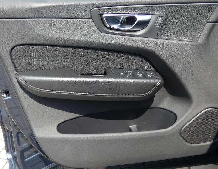Volvo XC60 8
