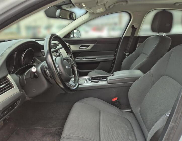 Jaguar XF 7