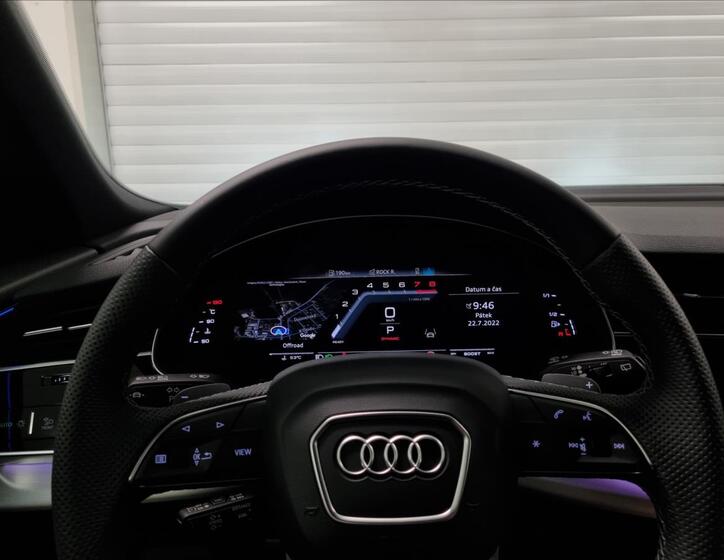 Audi SQ8 32