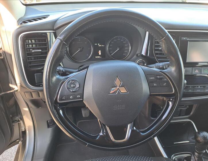 Mitsubishi Outlander 12