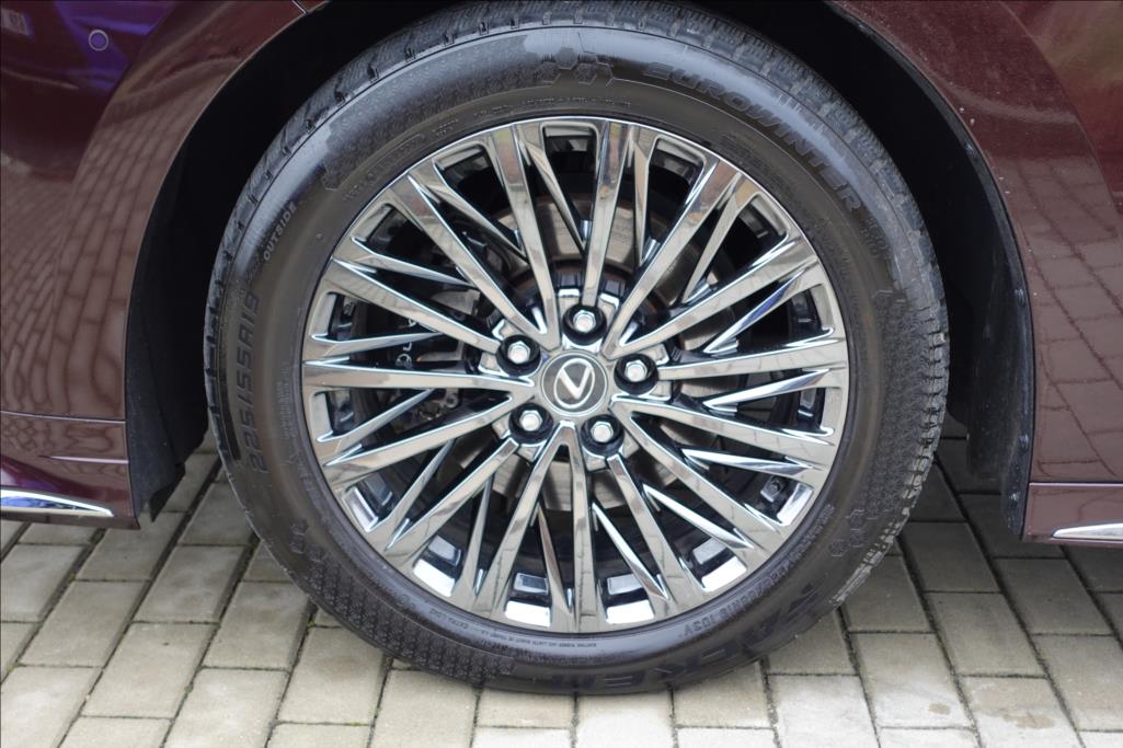Lexus LM 350h
