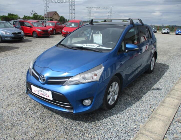 Toyota Verso 3