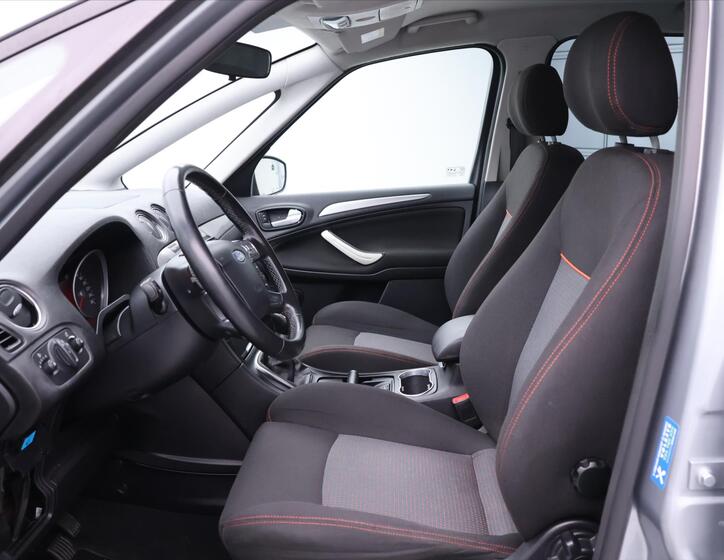 Ford S-MAX 11
