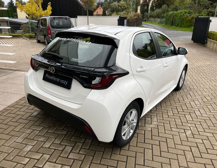 Toyota Yaris 6