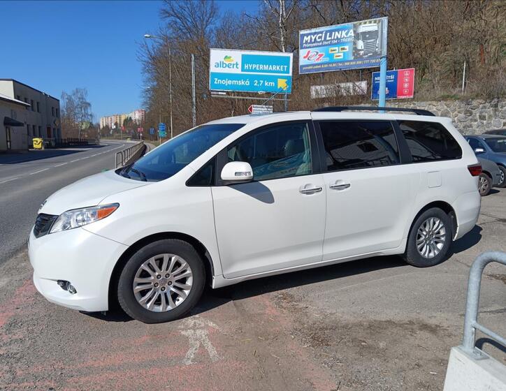 Toyota Sienna 6