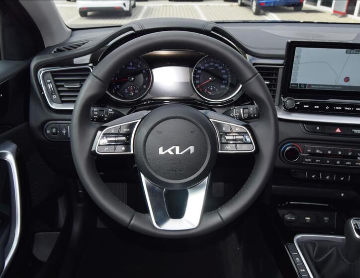 KIA XCeed 6
