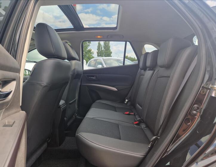 Suzuki S-Cross 14
