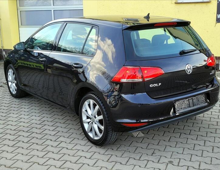 Volkswagen Golf 12